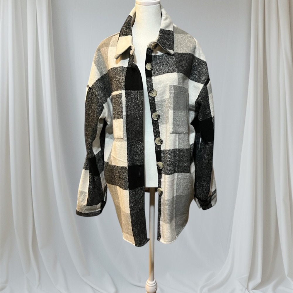 Women’s Plaid Button-Up Jacket in Black and Gray